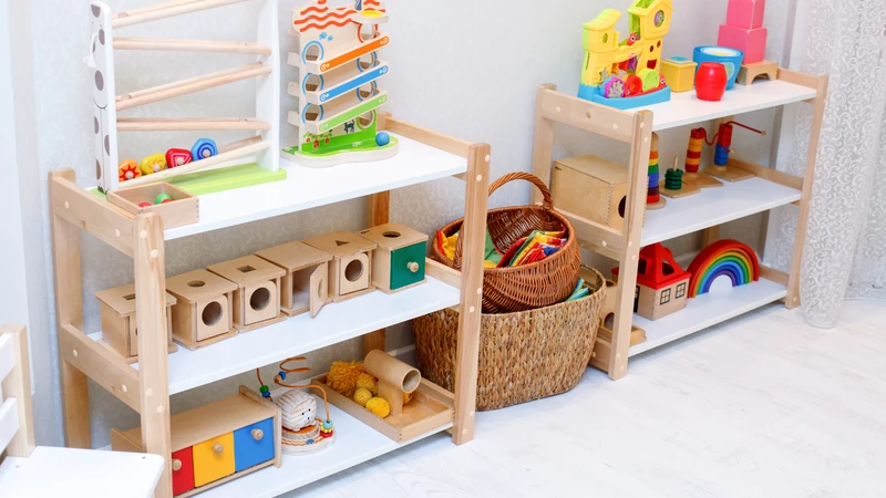 Đồ chơi Montessori được làm từ chất liệu tự nhiên, đặc biệt là gỗ, an toàn và bền vững
