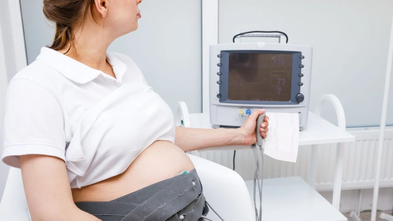 Đo monitor giúp theo dõi tình trạng thai nhi và hoạt động co bóp của tử cung