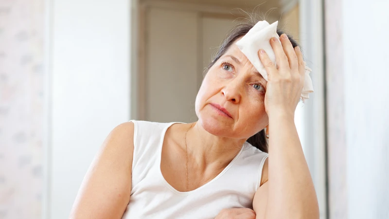 Uống đủ nước giúp giảm nguy cơ đột quỵ trong mùa nắng nóng