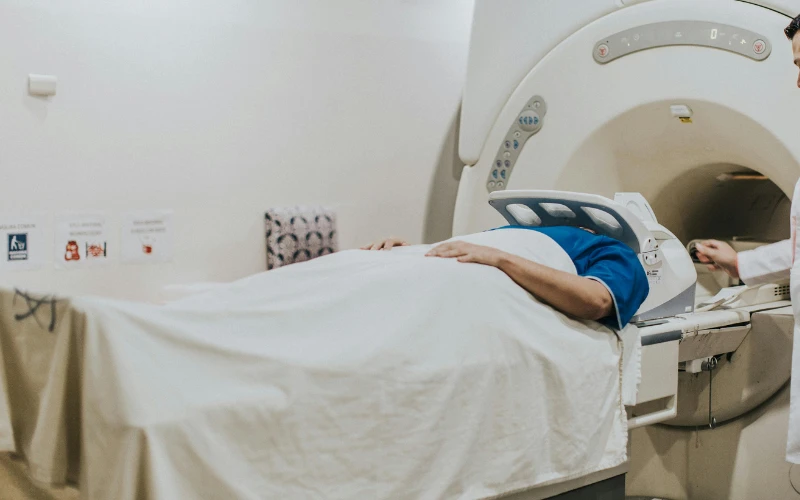 Đột quỵ tủy sống có thể được chẩn đoán chính xác vùng tủy bị nhồi máu nhờ chụp MRI