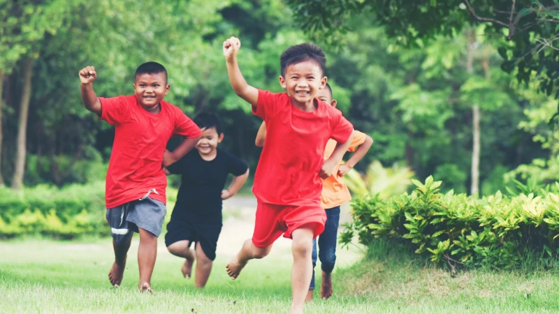 Đu xà phù hợp cho trẻ em, thanh thiếu niên và người trưởng thành khỏe mạnh