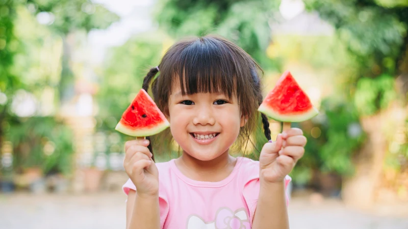 Ăn dưa hấu với khẩu phần hợp lý và kết hợp chế độ ăn cân bằng