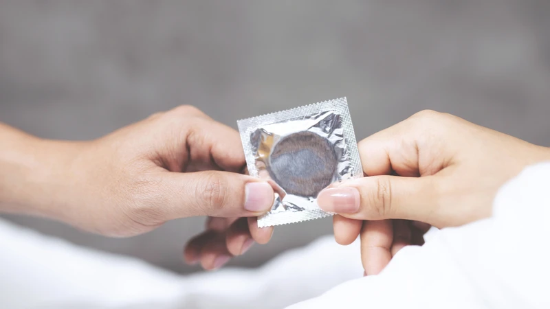 Dùng bao cao su có thai không? Những yếu tố làm tăng nguy cơ mang thai dù đã dùng bao cao su 2