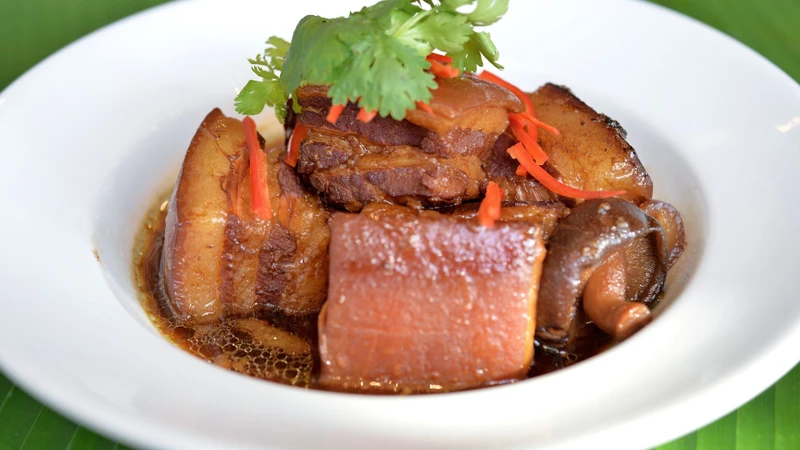 Đường tinh luyện giúp tăng hương vị và màu sắc cho món ăn