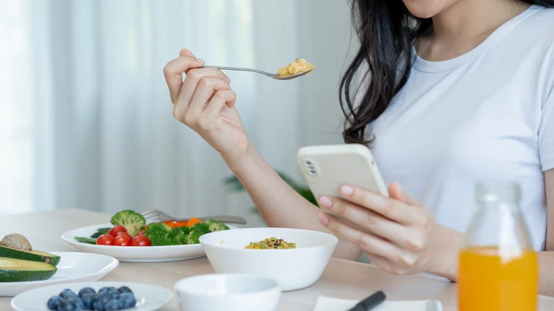 Chế độ ăn uống cân bằng đóng vai trò quan trọng trong việc hỗ trợ hệ miễn dịch