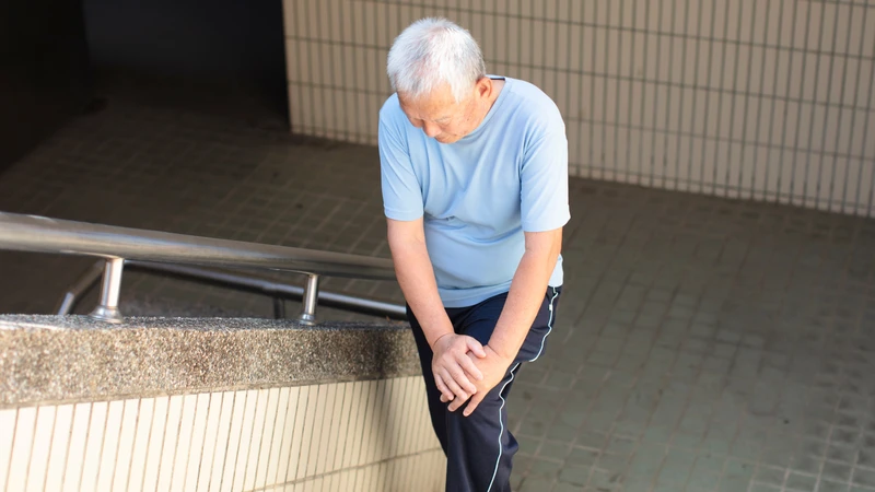 Đứt bán phần ở dây chằng chéo trước có thể gây khó khăn khi đi lại