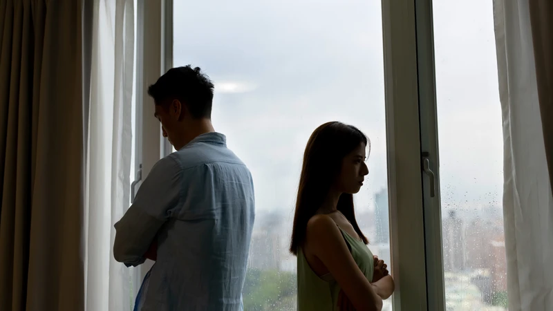 Thiếu kỹ năng lắng nghe dễ khiến khoảng cách đồng cảm gia tăng