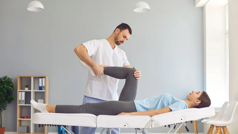 Vật lý trị liệu đóng vai trò quan trọng trong việc phục hồi chức năng khớp gối