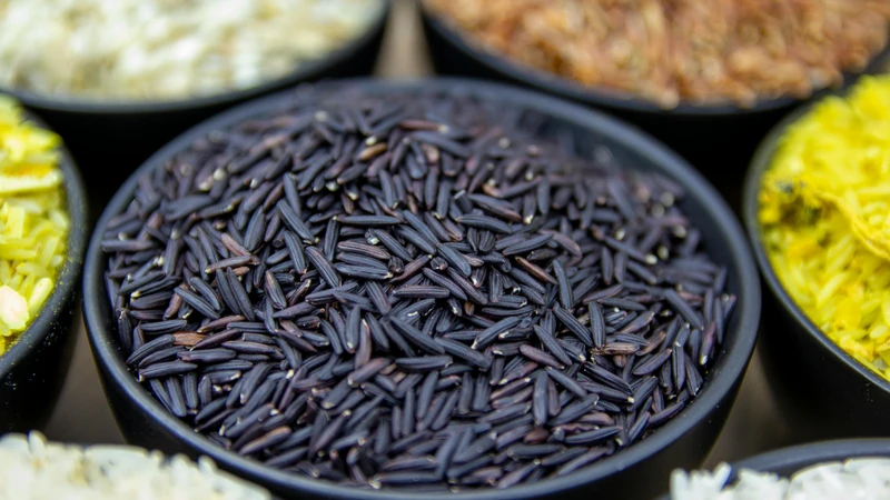 Gạo lứt đen có màu tím than đặc trưng do chứa nhiều anthocyanin