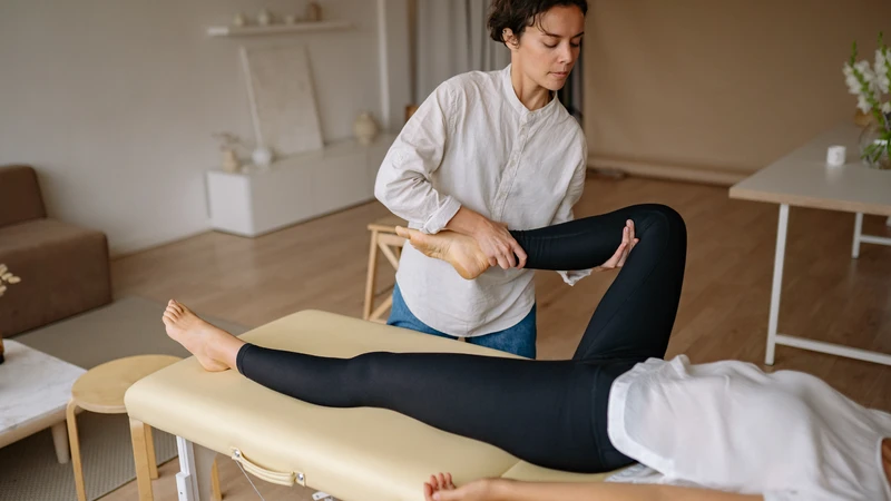 Tập vật lý trị liệu là bước quan trọng để phục hồi chức năng vận động