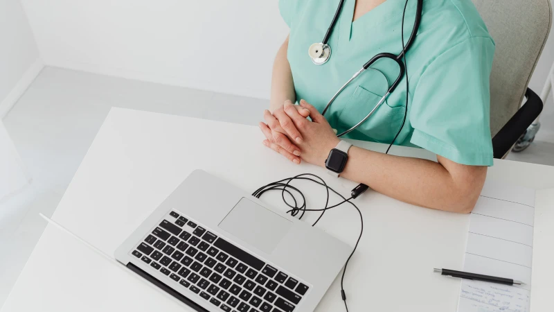 Người bệnh nên đến tái khám đúng theo lịch hẹn của bác sĩ để theo dõi quá trình hồi phục