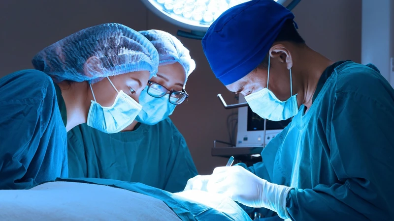 Phẫu thuật có thể được cân nhắc đối với tổn thương phức tạp, biến dạng đáng kể