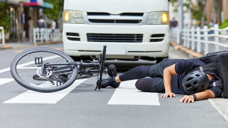 Va đập trực tiếp vào ngón tay do tai nạn có thể làm gãy xương ngón tay