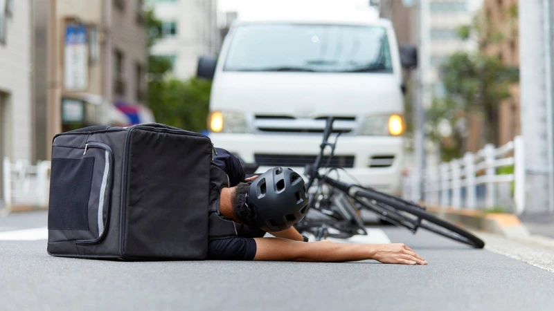 Tai nạn giao thông là một trong những nguyên nhân phổ biến dẫn đến gãy xương