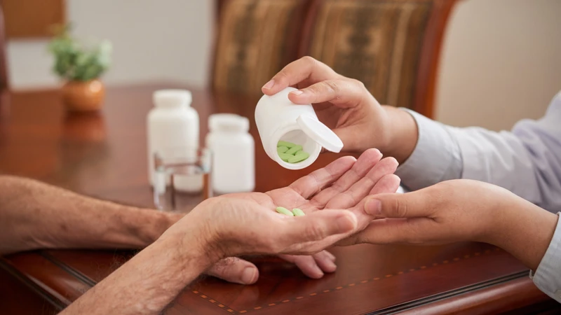 Nếu một người trong gia đình mắc ghẻ, tất cả các thành viên sống chung nên được điều trị cùng lúc để tránh lây nhiễm chéo