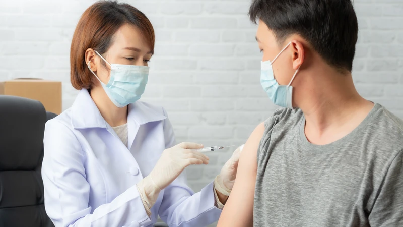 Vắc xin Barycela phải được tiêm dưới da đúng kỹ thuật, sử dụng bơm kim tiêm vô trùng riêng cho từng người