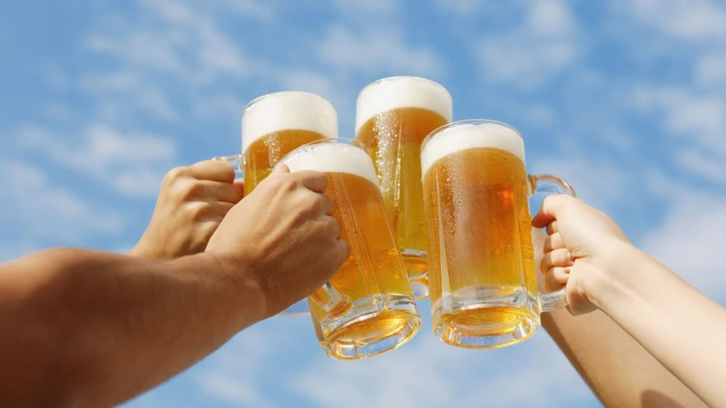 Rượu bia có thể làm triệu chứng trào ngược nặng hơn ở một số người và gây bất lợi cho việc kiểm soát huyết áp