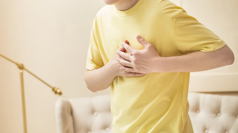 Khó ngủ tim đập nhanh khiến cơ thể căng thẳng bồn chồn, có thể là hậu quả của nhồi máu cơ tim