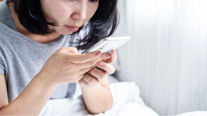 Cận thị có thể xuất phát từ nhiều nguyên nhân, sử dụng thiết bị điện tử quá nhiều là một trong số đó