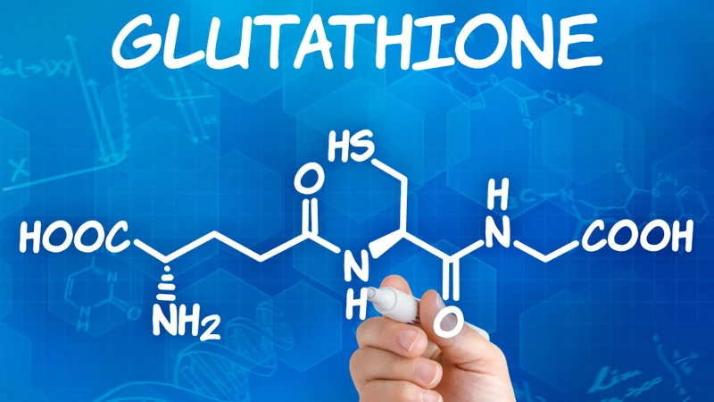 Glutathione là một tripeptide, tức một phân tử được cấu tạo từ ba axit amin: Glutamic, glycine và cysteine