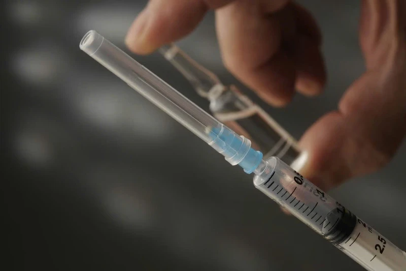 Giá tiêm vắc xin tại Tiêm chủng Long Châu có thể thay đổi theo thời điểm và chính sách khuyến mãi
