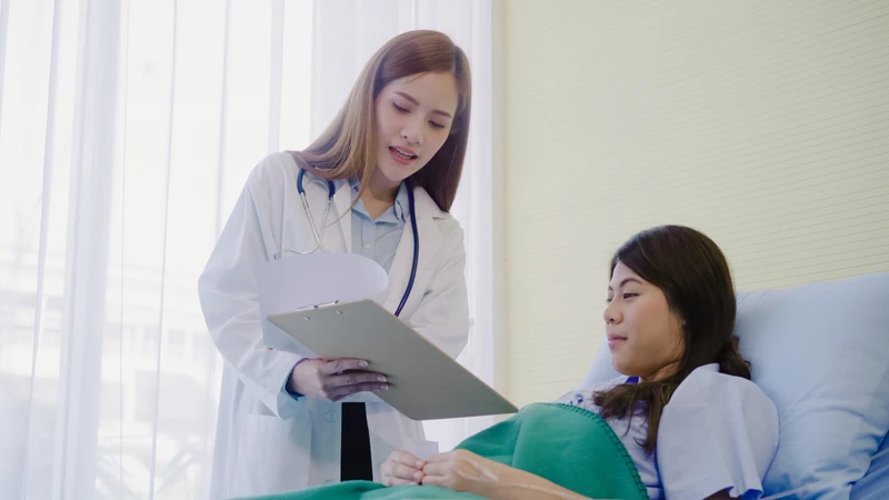 Phụ nữ mang thai cần theo dõi và tầm soát để giảm nguy cơ lây sang trẻ
