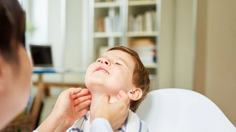 Hình ảnh bệnh tay chân miệng cấp độ 2: Dấu hiệu nhận biết và cảnh báo biến chứng 5