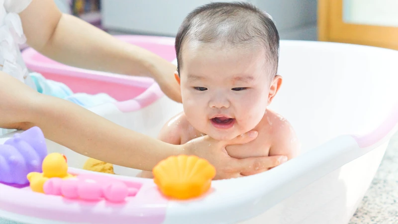 Hình ảnh hăm cổ ở trẻ sơ sinh và cách điều trị hiệu quả 2