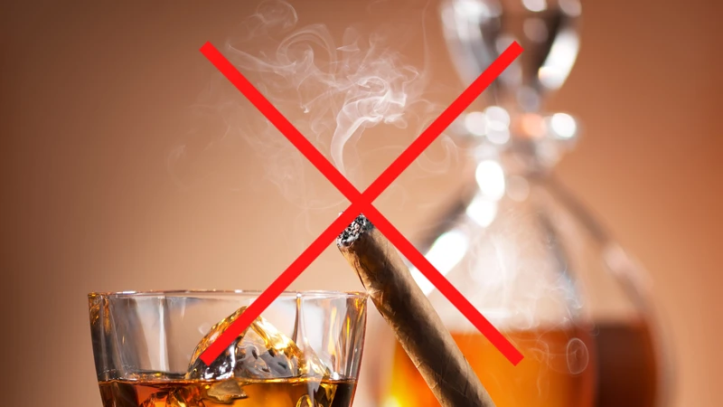Mọi người cần tránh xa khói thuốc lá