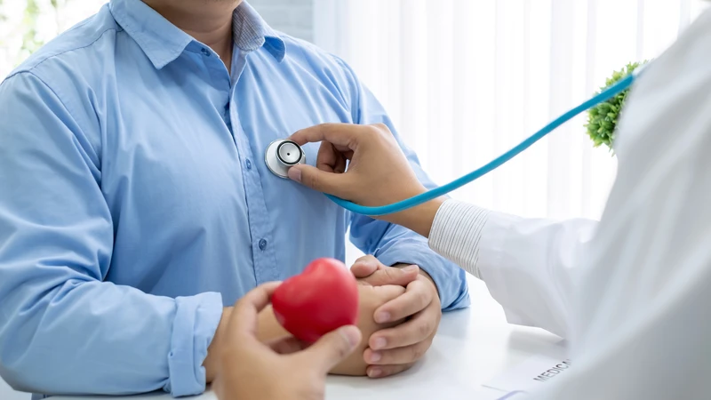 Khám định kỳ giúp phát hiện sớm tiến triển của hở van tim 3 lá 1/4