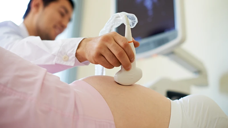 Siêu âm và các thăm dò trước sinh phù hợp khi khám thai định kỳ có thể giúp phát hiện sớm một số dị tật