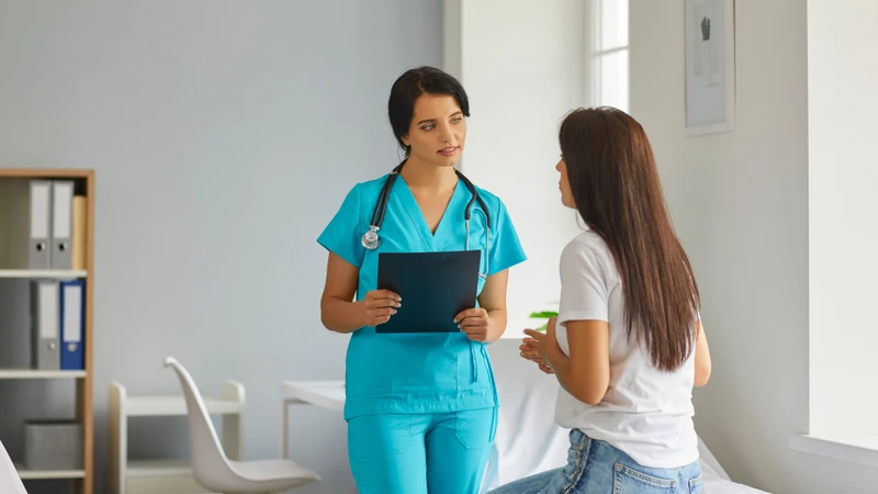 Chẩn đoán thông qua đánh giá và thực hiện các nghiệm pháp phát hiện rối loạn tư thế hoặc dấu hiệu chèn ép thần kinh