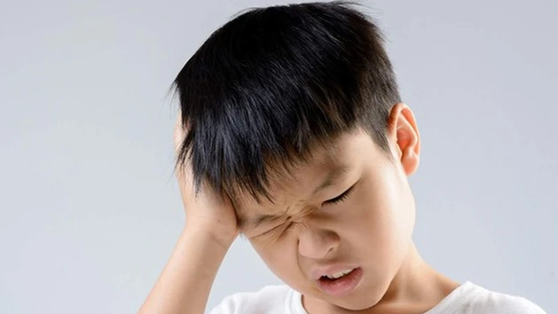 Hội chứng Zellweger ảnh hưởng đến não bộ, khiến trẻ gặp nhiều bất thường về phát triển và hoạt động thần kinh