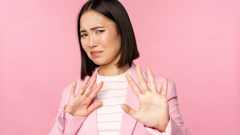 Hơi thở có mùi hôi khiến việc giao tiếp trở nên khó khăn hơn