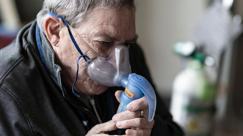 COPD có thể gây biến chứng tràn khí màng phổi, suy tim, giảm tuổi thọ