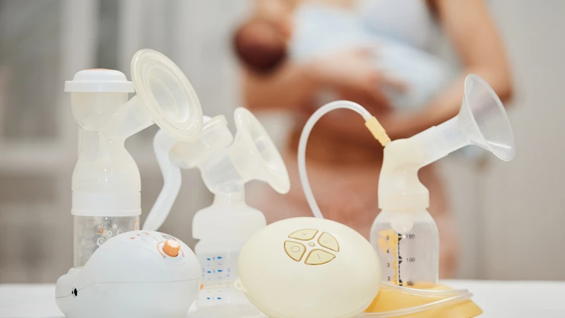 Mẹ cần hút sữa với lực hút thấp, sau đó tăng dần