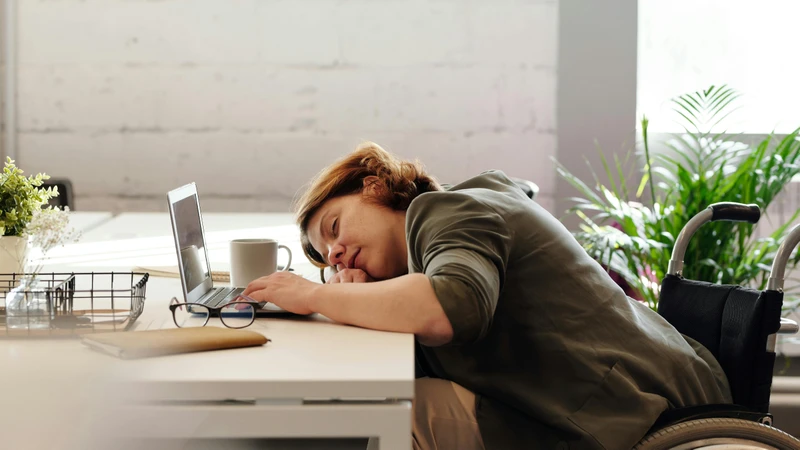 Huyết áp cao ảnh hưởng đến lưu lượng máu lên não khiến người bệnh dễ mệt mỏi