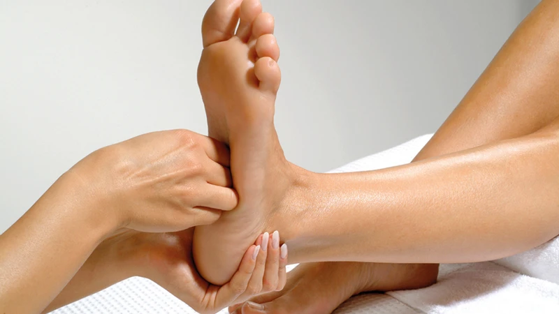 Việc xác định đúng vị trí huyệt đạo là bước quan trọng đầu tiên