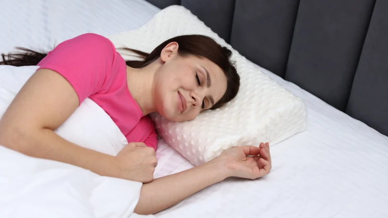 Gối được kê đúng cách, đầu - cổ - lưng sẽ nằm trên một đường thẳng