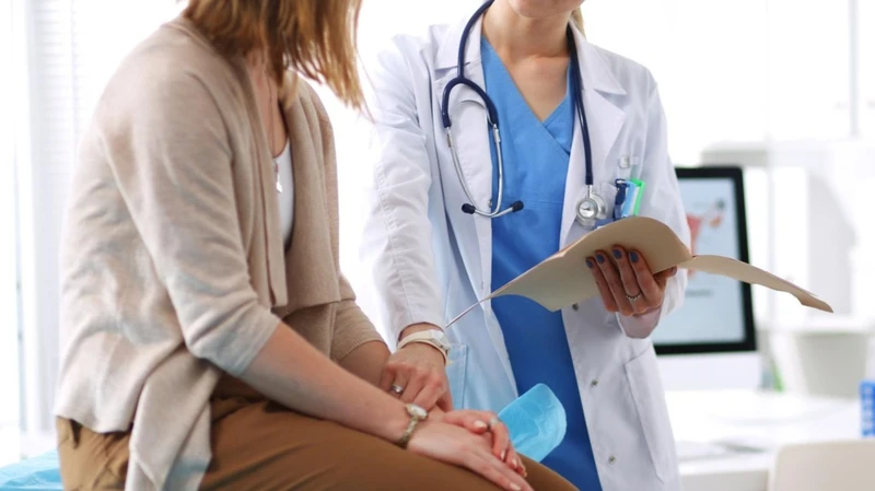 Khám phụ khoa có cần cạo lông không? Kinh nghiệm chị em cần nhớ 6