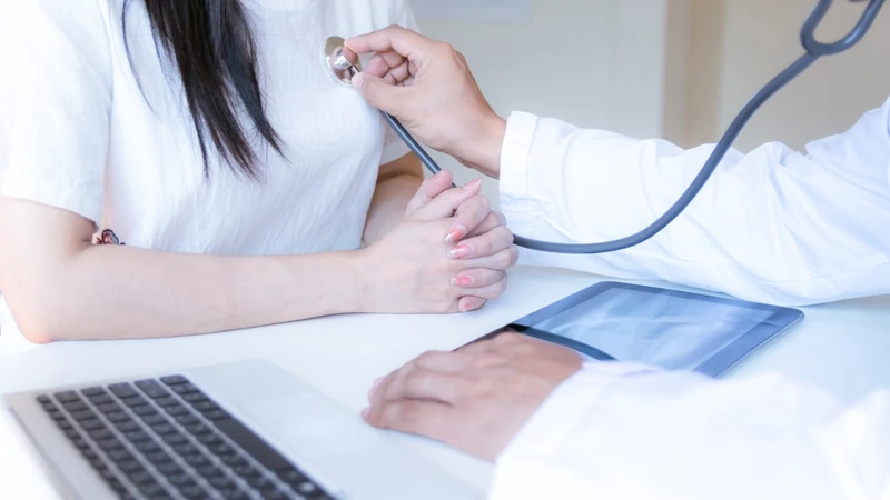 Khàn tiếng kéo dài hoặc kèm triệu chứng bất thường cần được khám sớm
