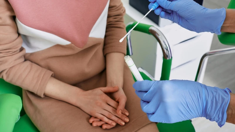 Khí hư dạng bột màu vàng: Nguyên nhân, dấu hiệu và cách điều trị hiệu quả 3