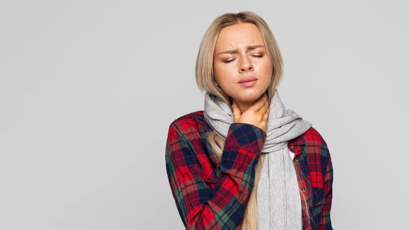 Viêm thanh quản cấp có thể khiến niêm mạc sưng nề từ đó gây khó thở thanh quản