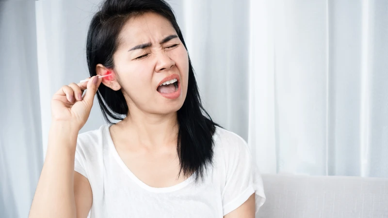 Không ngoáy tai sâu sẽ làm tổn thương ống tai
