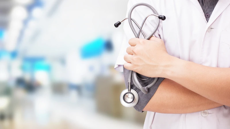 Lá chanh có thể giúp giảm khó chịu, nhưng triệu chứng kéo dài cần được bác sĩ kiểm tra