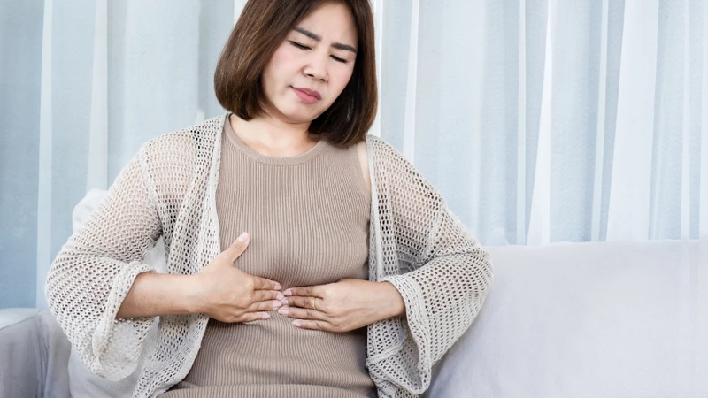 Một số người có hệ tiêu hóa nhạy cảm nên cân nhắc khi ăn nhiều lá hẹ