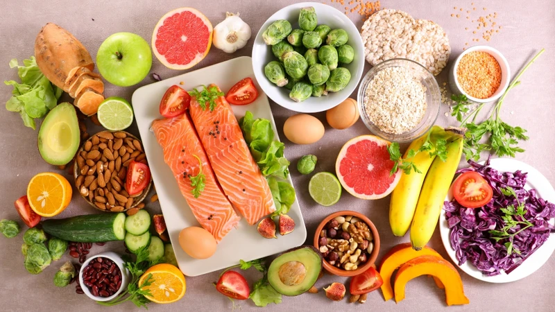 Lá hẹ xào trứng nên được dùng như một món ăn trong bữa cơm đa dạng, kết hợp cùng các loại rau củ, thịt hoặc cá khác