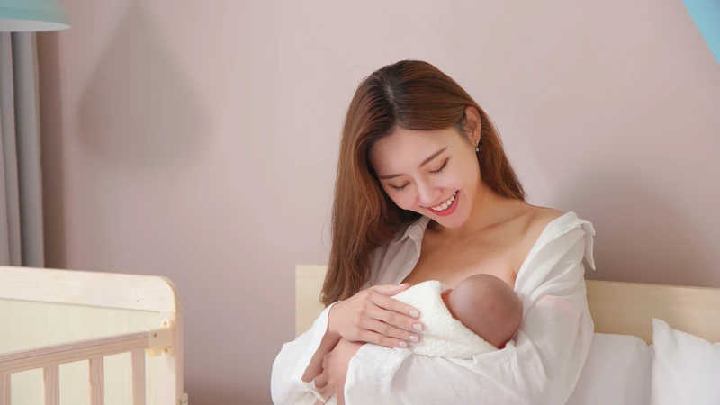 Kiểm tra thành phần thuốc giúp mẹ tránh vô tình dùng quá liều paracetamol