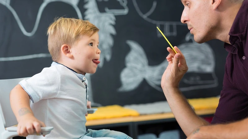 Líu lưỡi có thể ảnh hưởng đến phát âm, giao tiếp và quá trình học ngôn ngữ của người bệnh