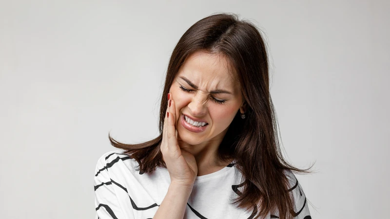 Lồi xương hàm dưới có thể ảnh hưởng sinh hoạt